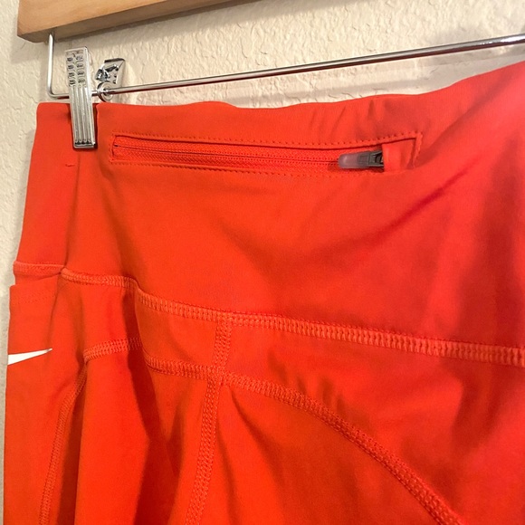 Women’s Nike Dri Fit 7/8 Leggings - Picture 7 of 8